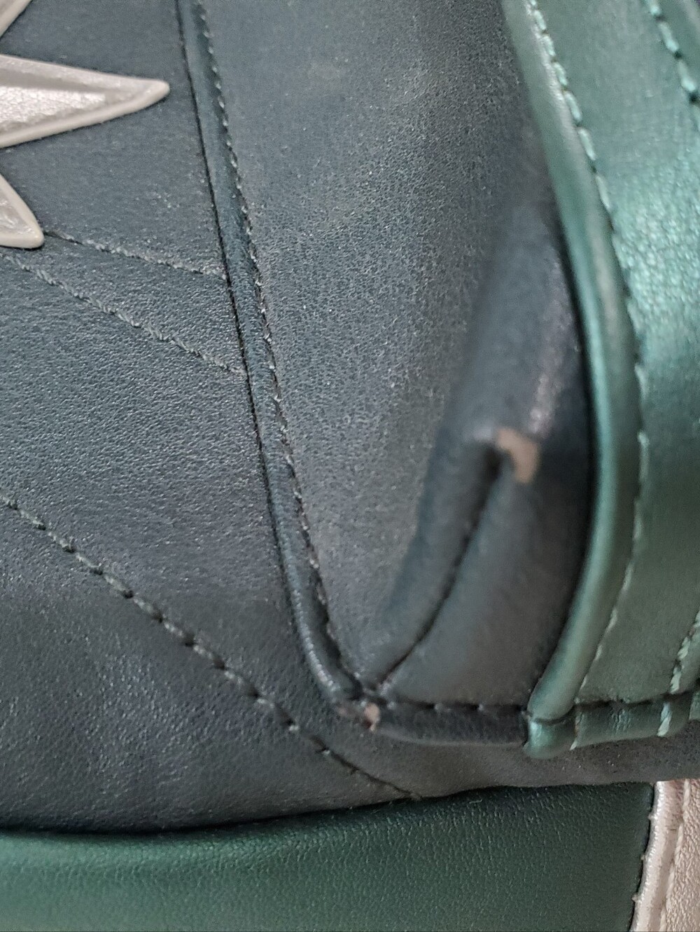 Captain Marvel Backpack - Picture 9 of 11